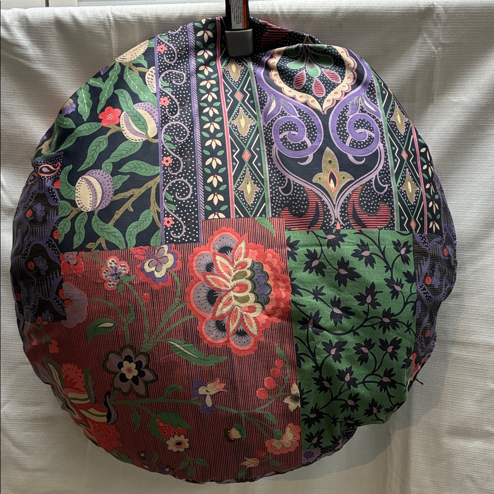 Elegant vintage sofa  pillow with the insert